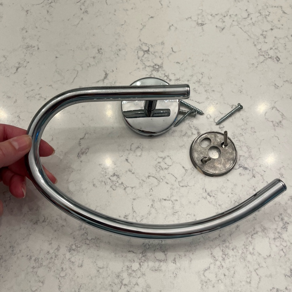 🌻Shiny chrome toilet paper holder